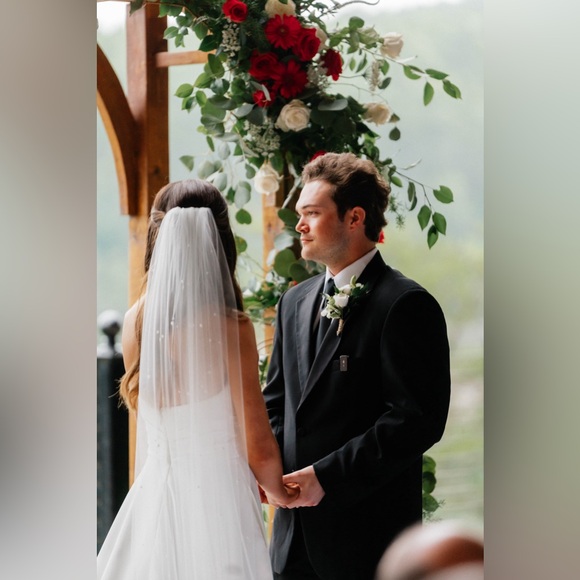 Cathedral Wedding Veil with Pearls - Picture 2 of 4